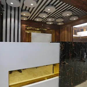 Oyo 27864 Samrat Hotel