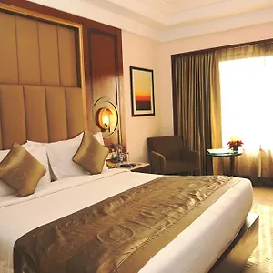The Acura, Bmk Hotel
